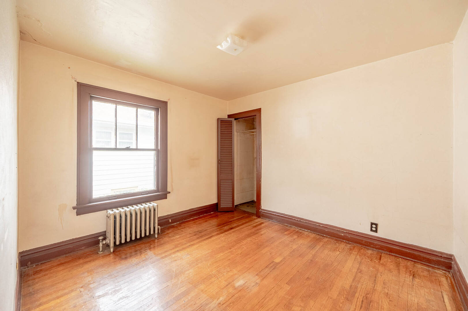 527 Summit Avenue - Thumbnail 9