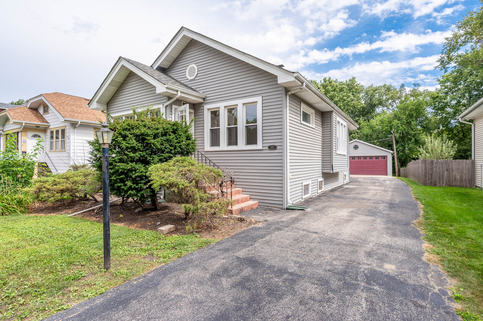 527 Summit Avenue - Thumbnail 2