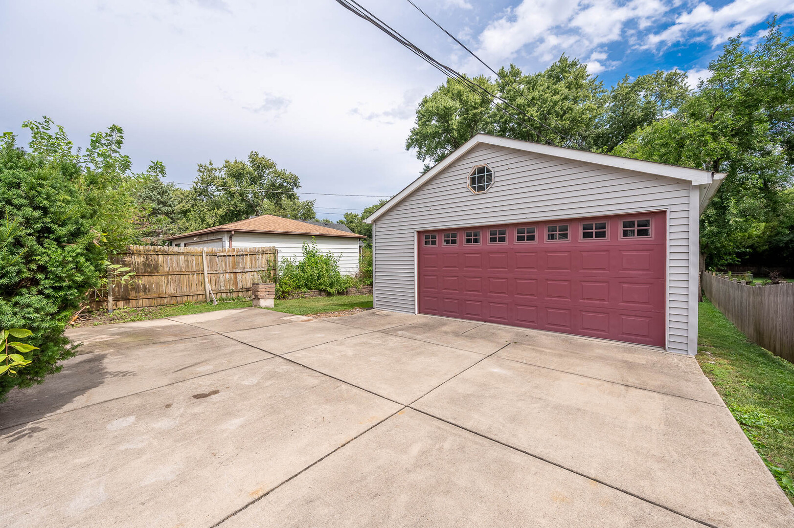 527 Summit Avenue - Thumbnail 11