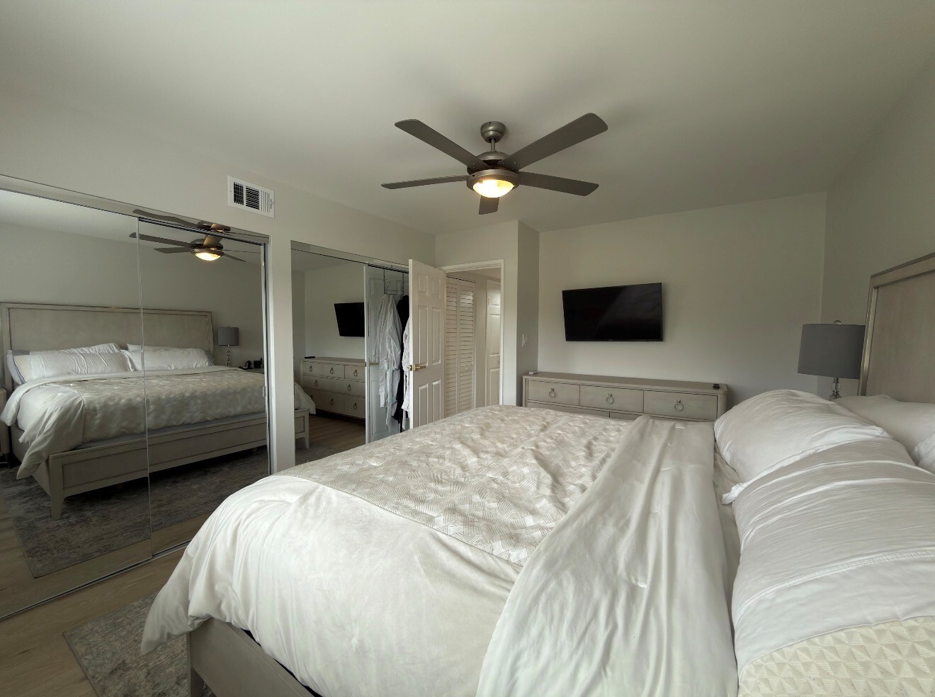 9416 Bay Colony Drive - Thumbnail 6