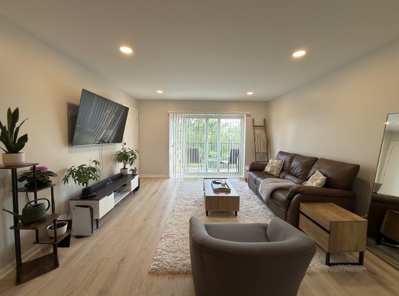 9416 Bay Colony Drive - Thumbnail 3
