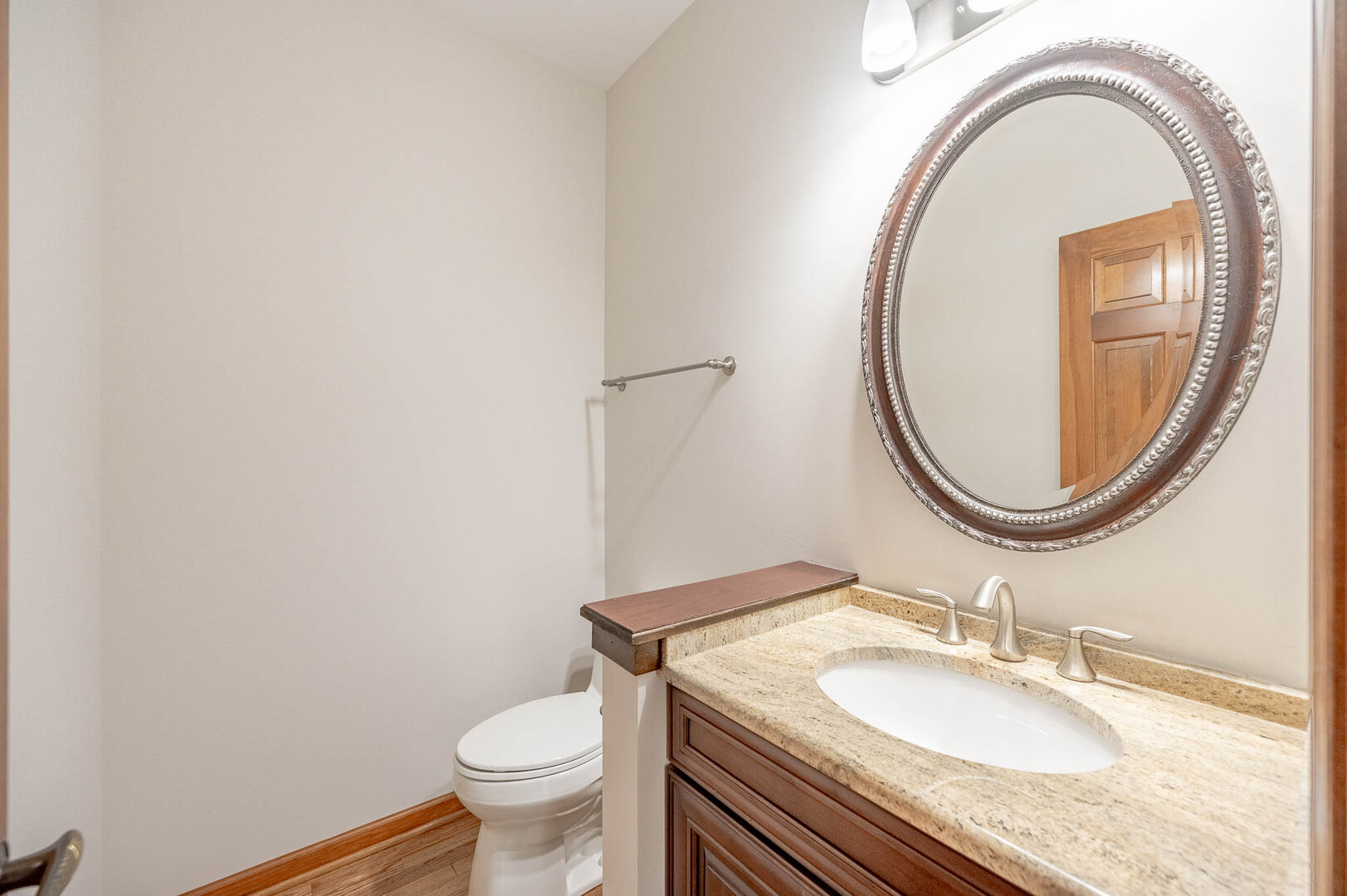 1304 Champagne Court - Thumbnail 11