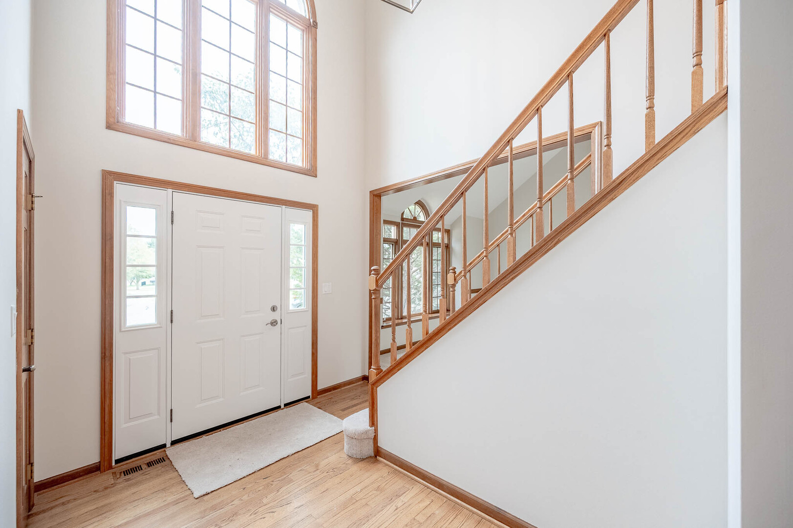 1304 Champagne Court - Thumbnail 2