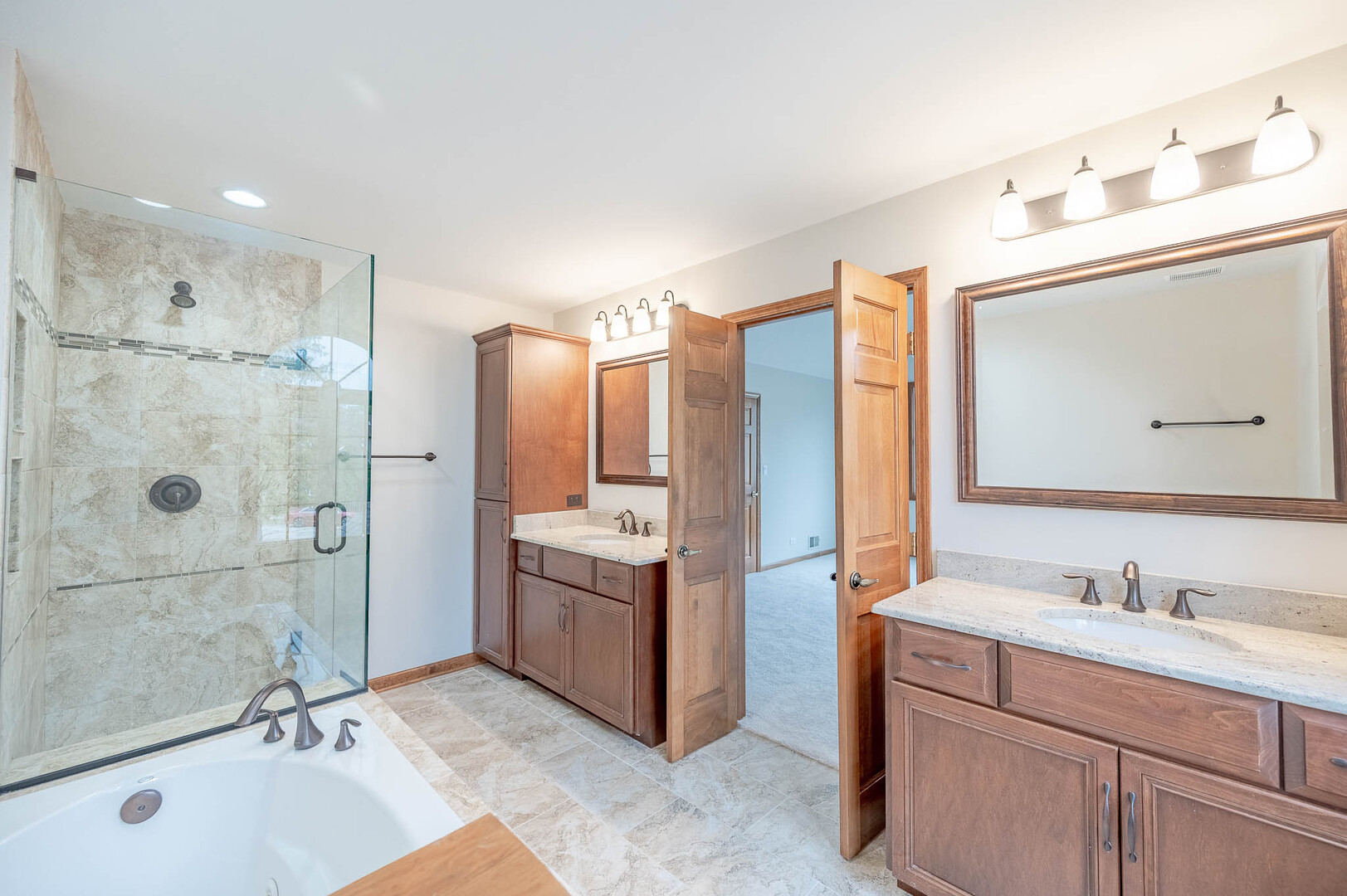1304 Champagne Court - Thumbnail 16