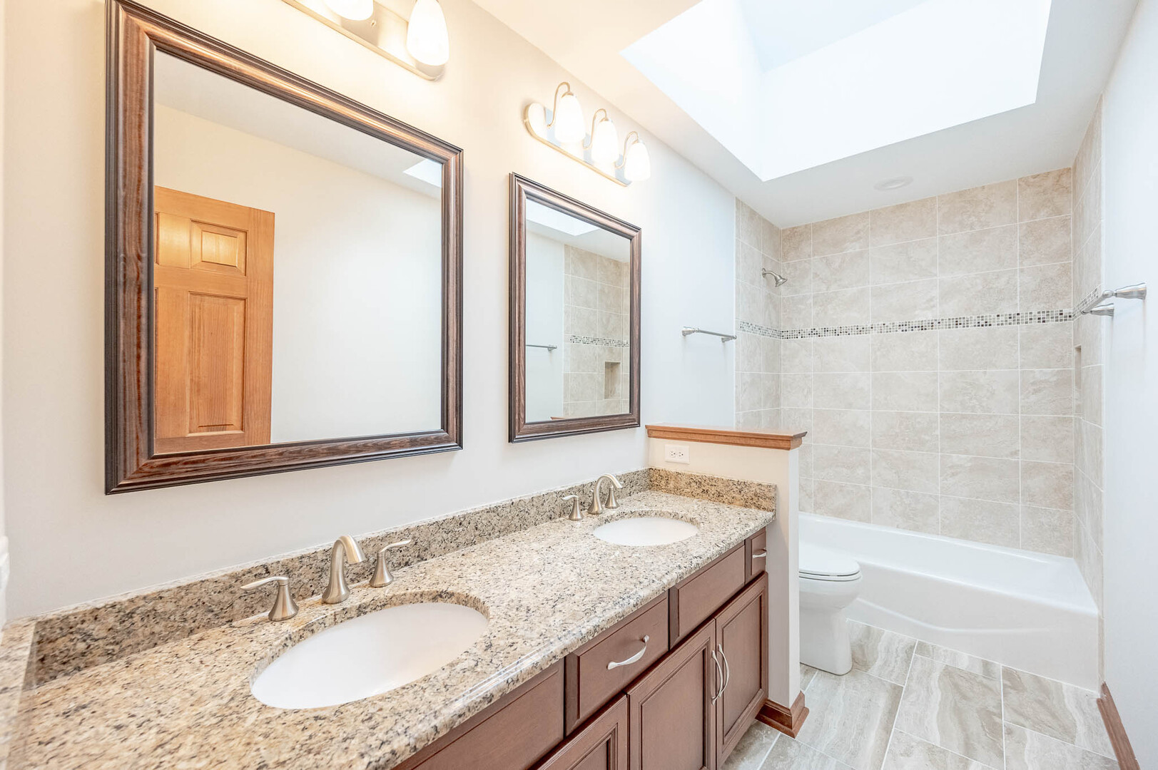 1304 Champagne Court - Thumbnail 17